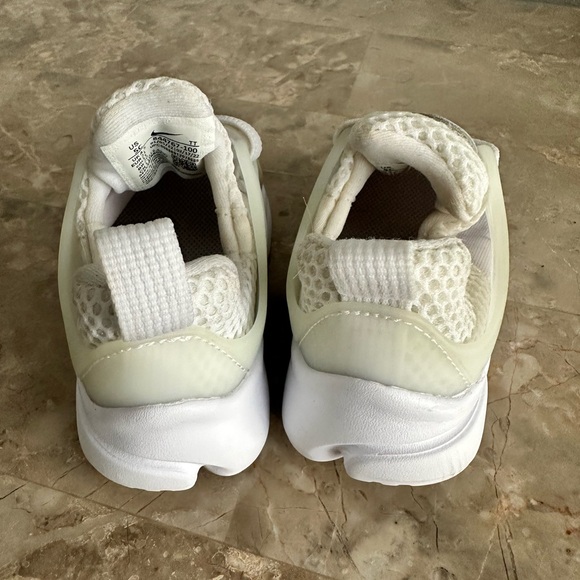 Nike Little Presto Size 5C Sneaker Toddler Shoes Triple White